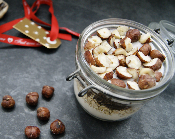 Cookies aux noisettes en pot à offrir
