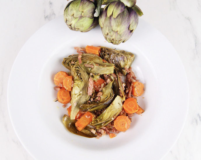 Artichauts et petits légumes aux lardons