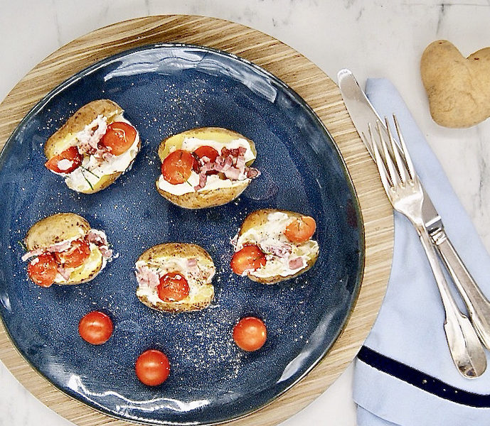 Pommes de terre farcies au fromage frais et lardons