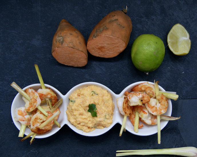 Crevettes grillées et trempette de patates douces