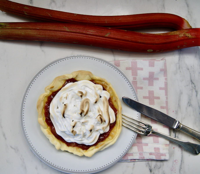 Tarte à la rhubarbe meringuée