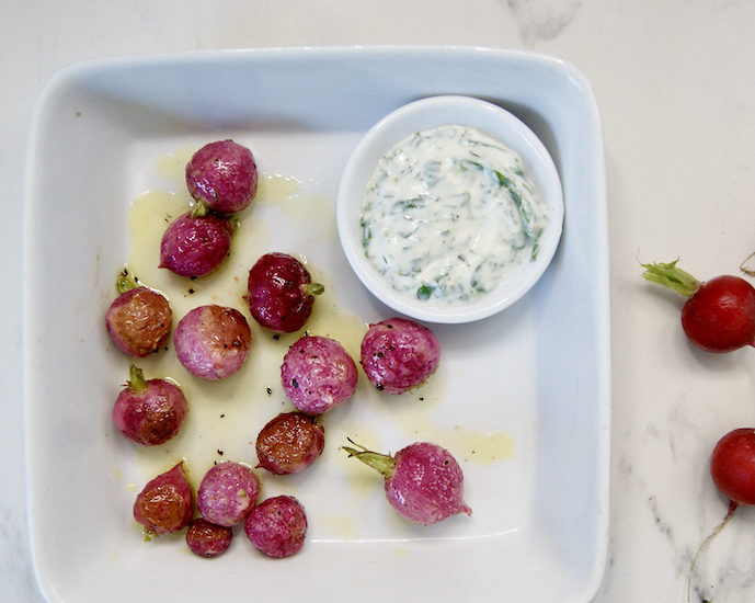 Radis au four, pesto de fanes