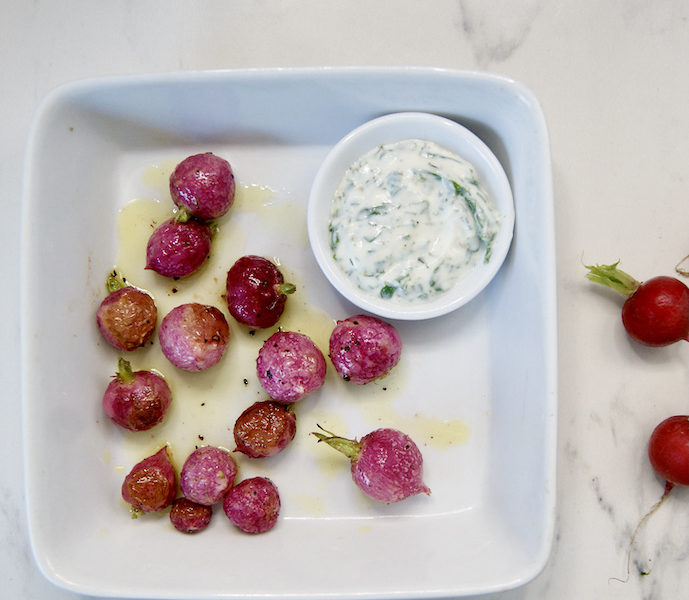 Radis au four, pesto de fanes