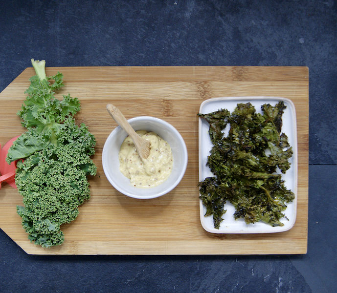 Chips de chou kale à la moutarde