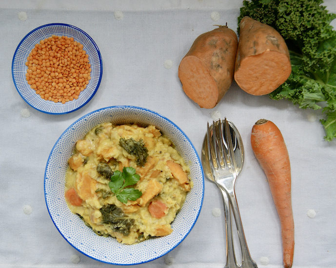 Dahl de lentilles corail au chou kale et patates douces