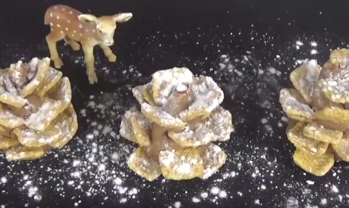 Petites pommes de pin de Noël