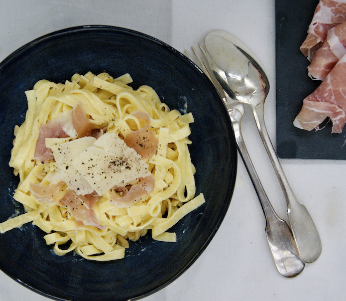 One-pot tagliatelle à la carbonara