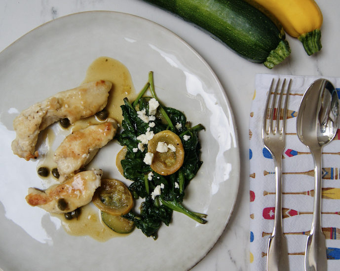 Poêlée de poulet, courgette, épinards et feta