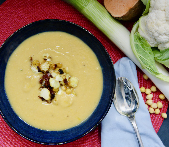 Velouté de chou-fleur, patate douce et pois chiches