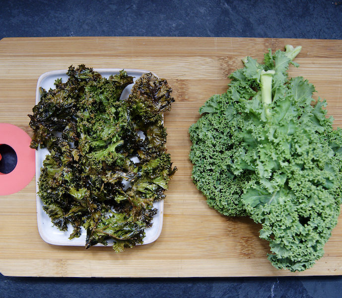 Chips de chou kale au parmesan