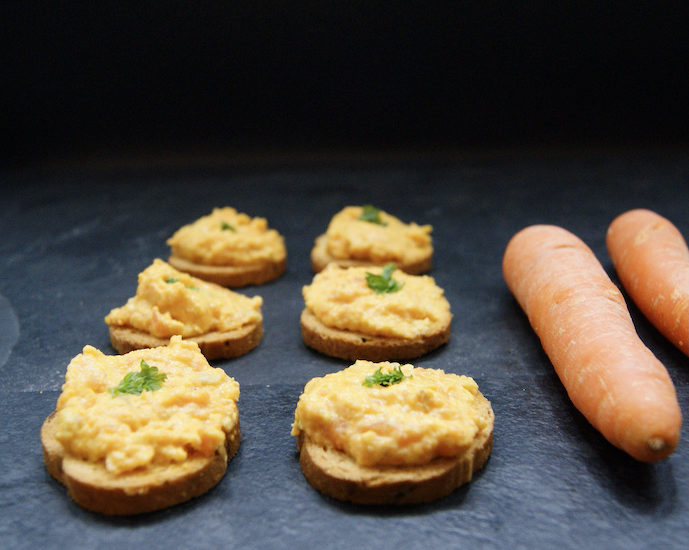 Toasts au pesto de carottes