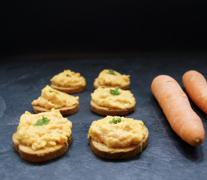 Toasts au pesto de carottes