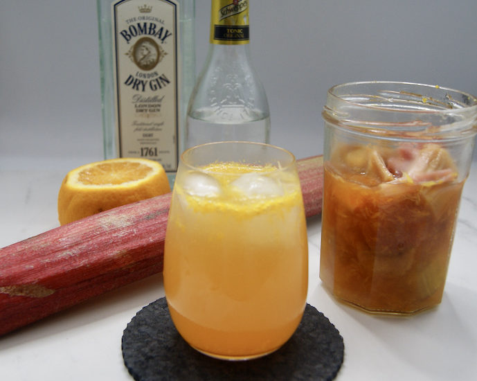 Cocktail Gin rhubarbe