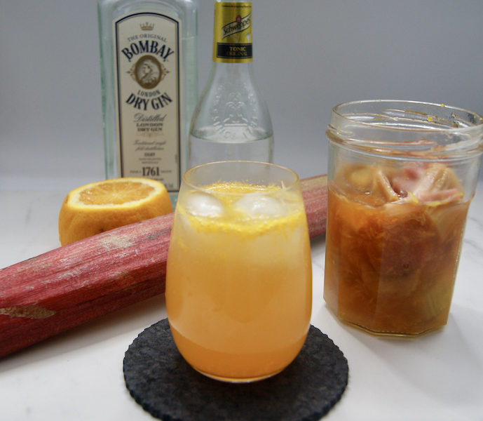 Cocktail Gin rhubarbe