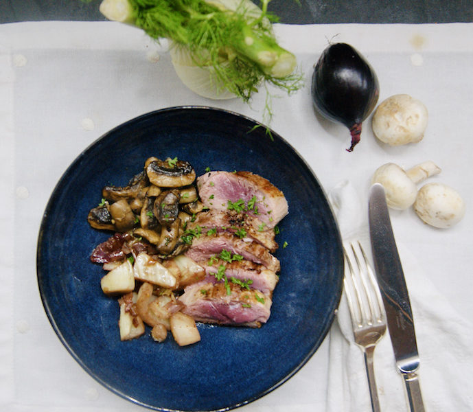 Magret de canard et fenouil au vin rouge