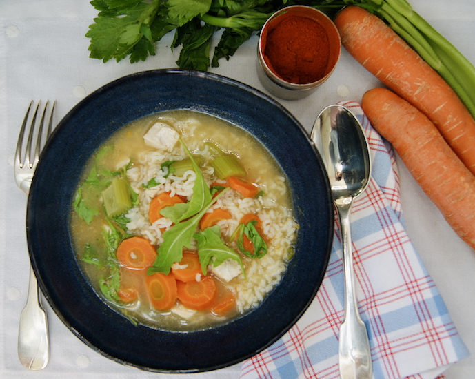 Soupe-repas au poulet, carottes et riz