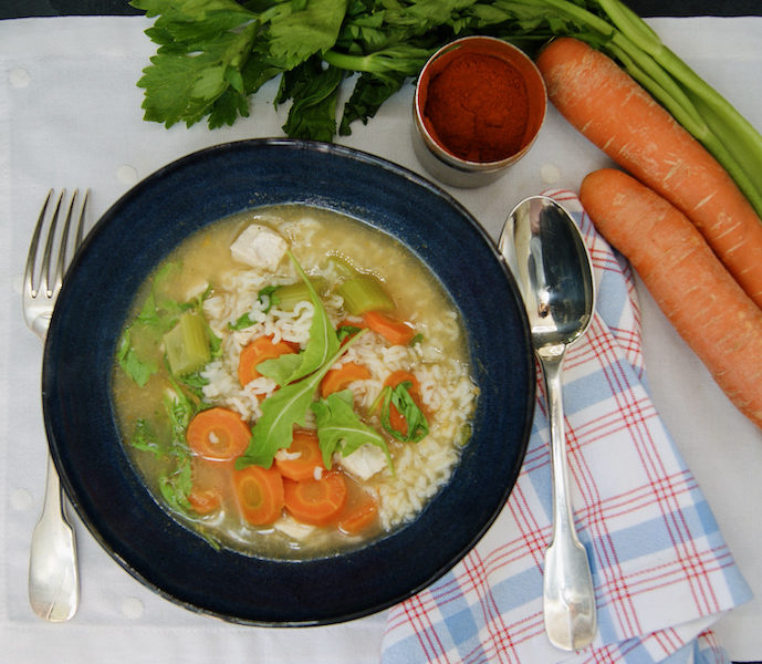 Soupe-repas au poulet, carottes et riz