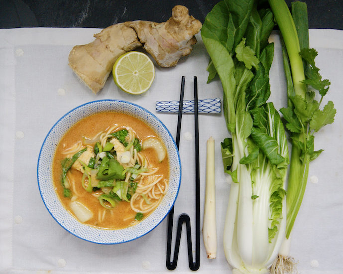 Soupe-repas ramen au poulet et au bok choy